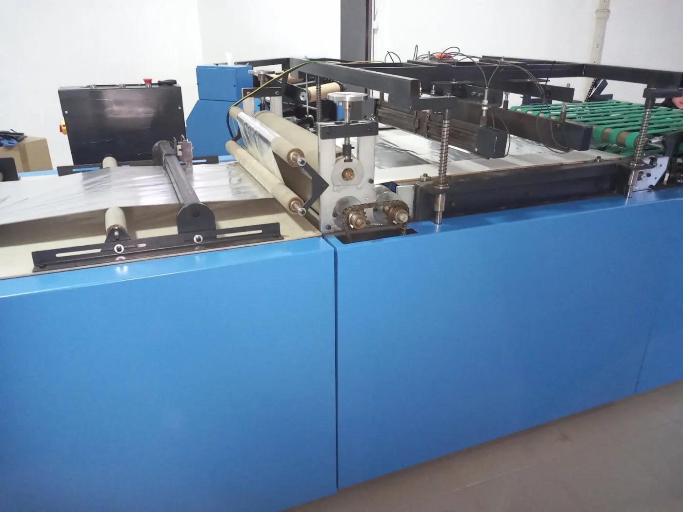 Automatic machine built to customer specification